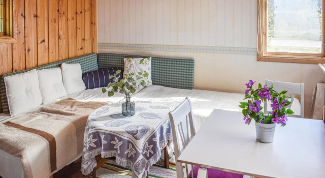 2 Bedroom Stunning Home In Kolmården, Book Hotel  