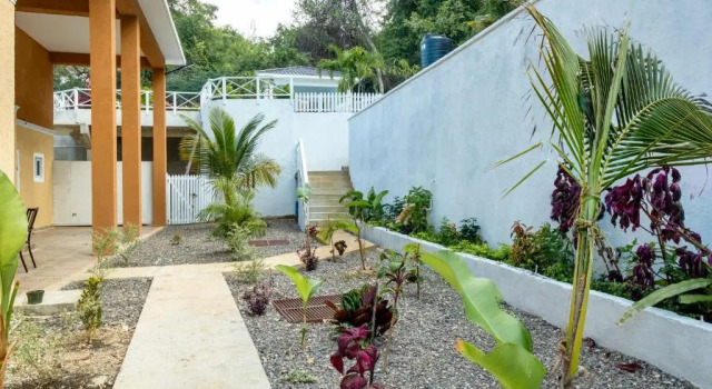 Коттедж Luxury Getaway with Pool and Amazing Ocean view - Montego Bay