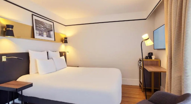 Двухместный номер Superior с балконом и с видом на сад Mercure Paris Saint-Ouen