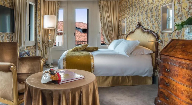 Двухместный люкс Deluxe с видом на канал Papadopoli Hotel Venezia - MGallery Collection
