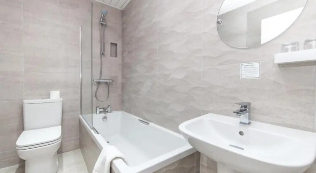 Трёхместный номер Standard Osborne Hotel