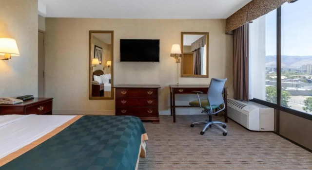 Двухместный номер Standard Ramada by Wyndham Reno Hotel & Casino
