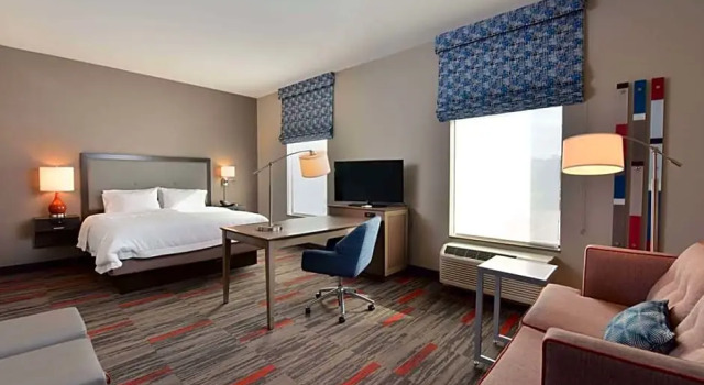 Студия Hampton Inn and Suites at Wisconsin Dells Lake Delton