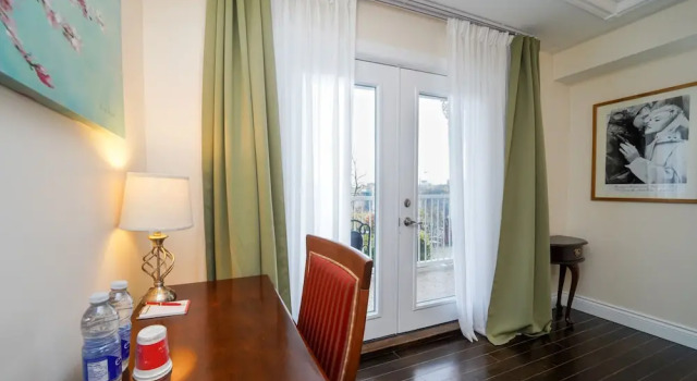 Номер Deluxe с балконом и с видом на реку Niagara Grandview Boutique Hotel