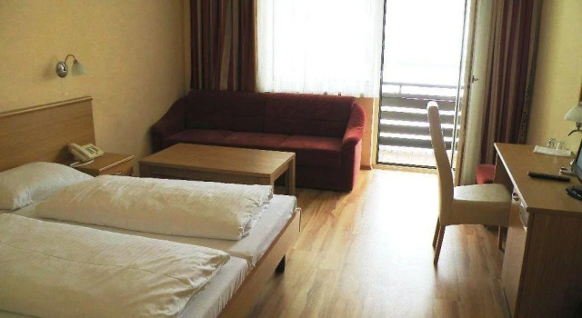 Hotel Reitzentrum Hausruckhof e U, Book Hotel  