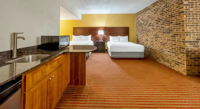 Двухместный люкс Grand Williston Hotel and Conference Center