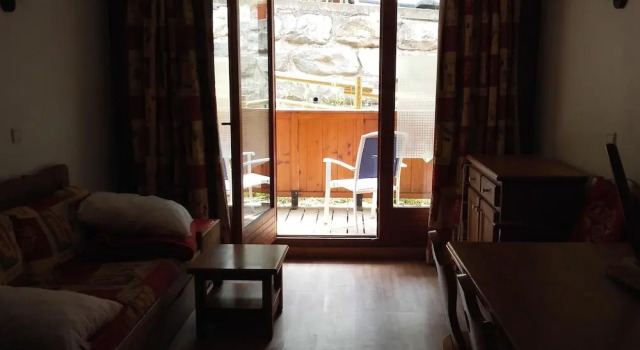 2 Rooms 4 People 2 Exposed East