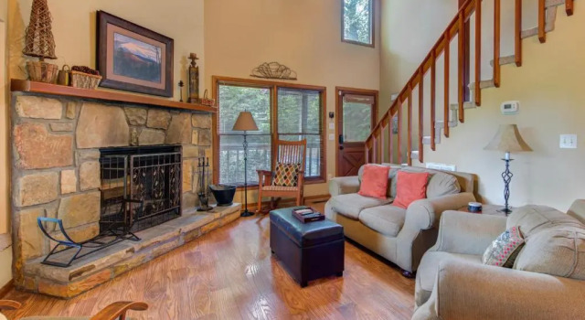 Коттедж Between Here & There, 3 Bedrooms, Sleeps 6, Views, Hot Tub