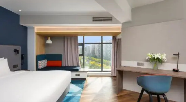 Полулюкс Executive Holiday Inn Express Tianjin Airport East by IHG