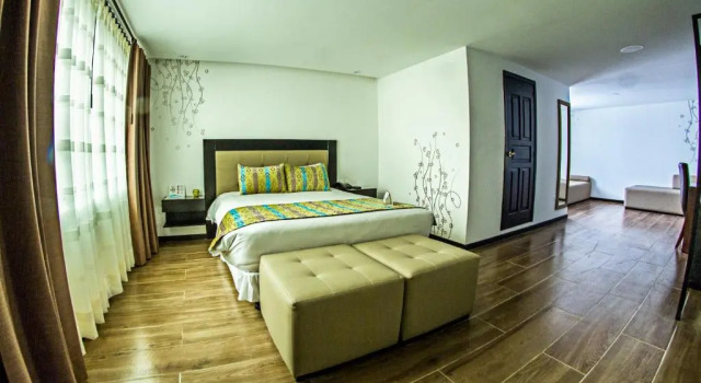 Номер Superior Embassy Quito Hotel