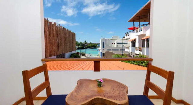 Одноместный номер Standard с балконом Plaza Luna Suites