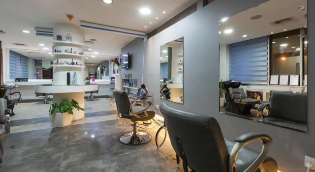 Ayass Hotel, Забронировать Отель Отели Аммана с бассейном, рядом с The Tube Lounge Sports Bar, Бассейн