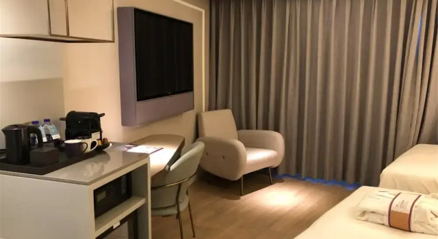 Двухместный номер Privilege Mercure Hangzhou West Lake
