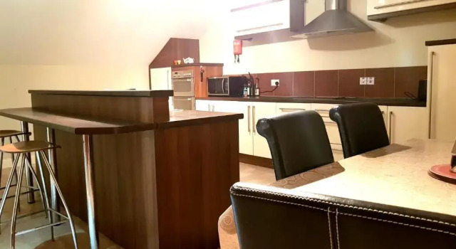 Студия Ethan House Holiday Suites