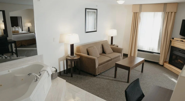 Двухместный люкс Ramada Golden