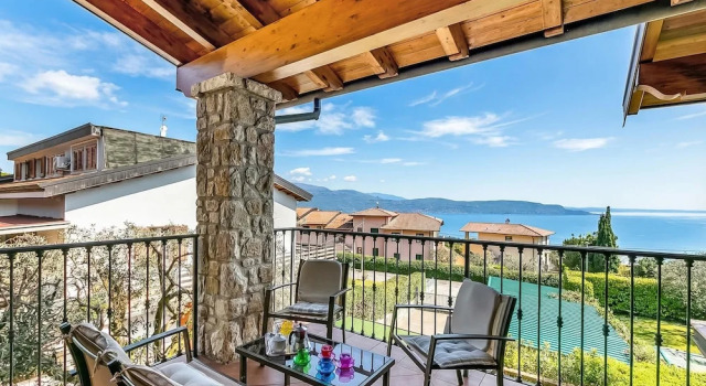 Апартаменты Standard с балконом и с видом на озеро Julia's House With Lakeview and shared pool