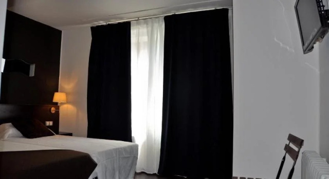 Hostal La Rotonda, Prenota Hotel Ourense 