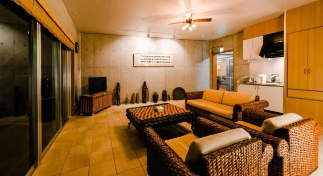 Pine House in Ginoza, Rezerwuj Hotel Hotele w Okinawa z parkingiem, Parking