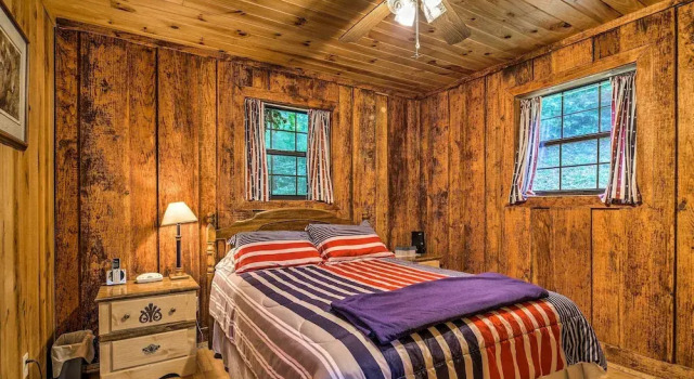 Tellico Plains Cabin - 5 Acres, Backyard Creek!, Buchen Sie Ferienhaus Tellico Plains USA