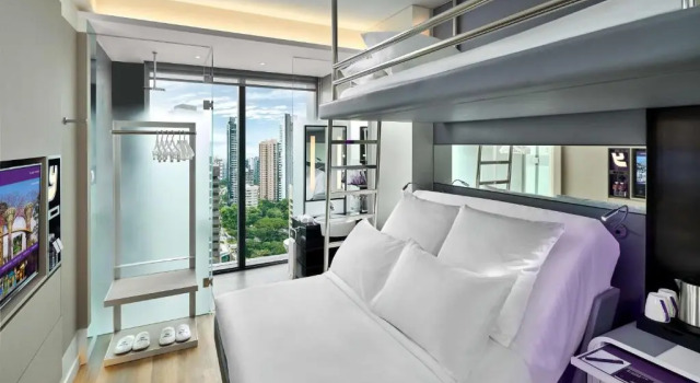 Трёхместный номер Premium YOTEL Singapore Orchard Road