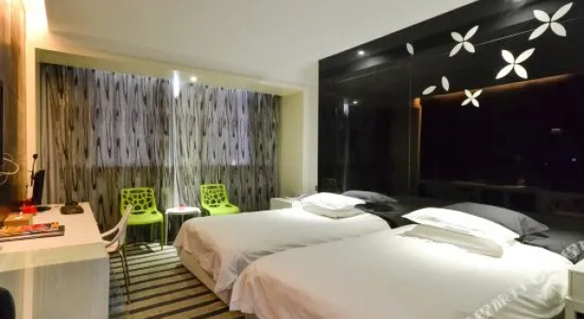 Huangyan Media Hotel