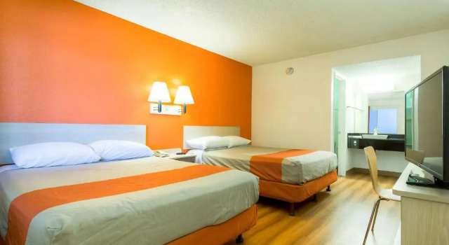 Четырёхместный номер Standard Motel 6-Rancho Mirage, CA - Palm Springs