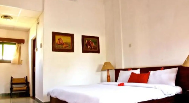 Galu Inn, Varaa Hotelli Hotellit Coast Region uima-altaalla, Uima-allas