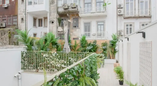 Liiiving in Porto - Soho Urban Retreat, Забронировать Отель Порту Регион Порту, рядом с Lapa Metro Station