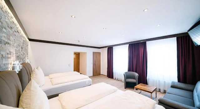 Семейный номер Comfort Central City Hotel
