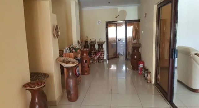 Twin Cave Lodge, Book Guesthouse Choma Southern Province