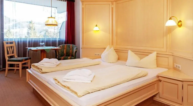 Alpenhotel Dachstein, Book Hotel Bad Goisern 