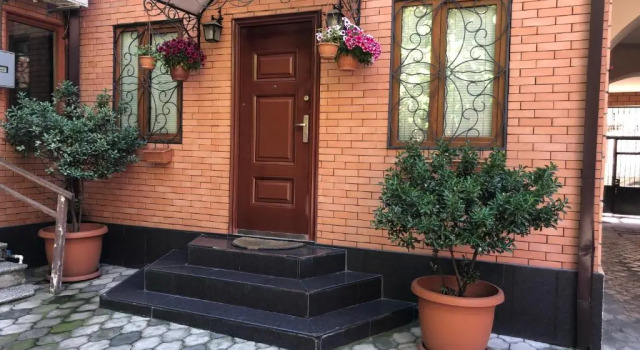 Day-Room1, Забронировать Отель Чугурети Тбилиси, рядом с Tеатр имени Марджанишвили