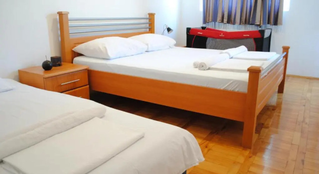Люкс Deluxe 4 Rooms Apartments,free garage parking for motorcycles