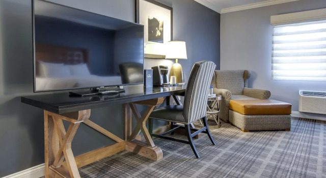 Четырёхместный люкс The Campbell House Lexington, Curio Collection by Hilton