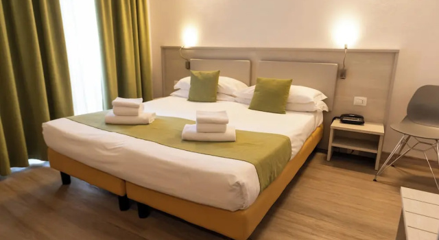 Трёхместный номер Standard с балконом Spa Hotel Splendid Sole