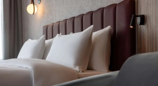 Полулюкс Radisson Blu Hotel at Porsche Design Tower Stuttgart