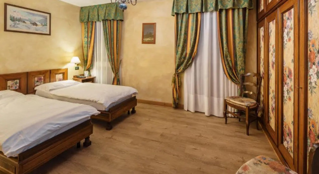 Полулюкс Hotel Olimpia