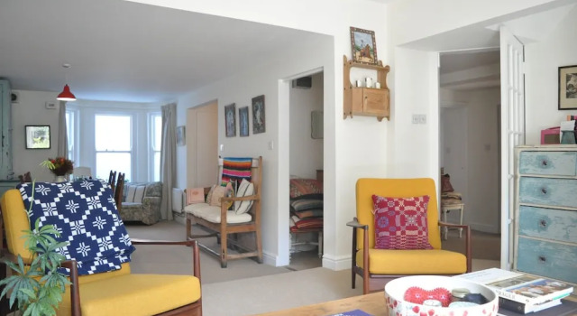 2 Bedroom Apartment With Garden in Hackney, Varaa Huoneisto Asunnot kohteessa Merseyside, Huoneisto