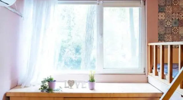 Woody - Cozy and Quiet Place near Moghioros Park, Book Apartment Sector 6 Bucharest, near Romancierilor