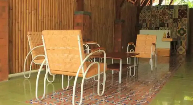 Komoreya Guesthouse, Rezervovat Hotel 3hvězdičkové hotely v Yogyakarta Province, 3*