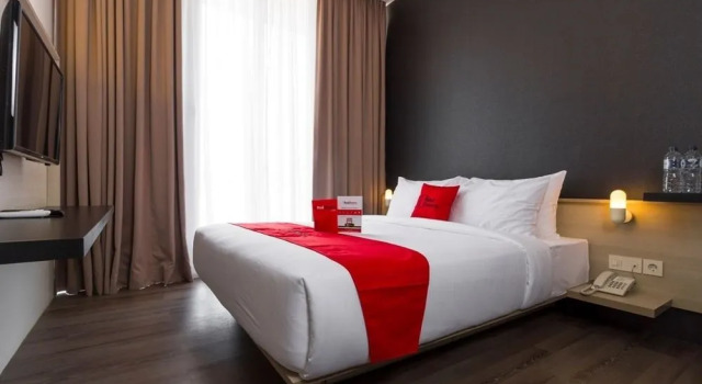 RedDoorz Plus near Perbanas, Book Hotel Jakarta Jakarta Province