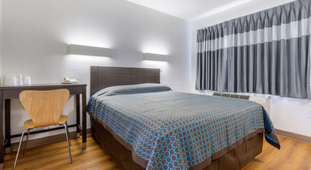 Rodeway Inn Winston Salem Route 52, Забронировать Мини-отель Уинстон-Сейлем Северная Каролина, рядом с Forest Hills