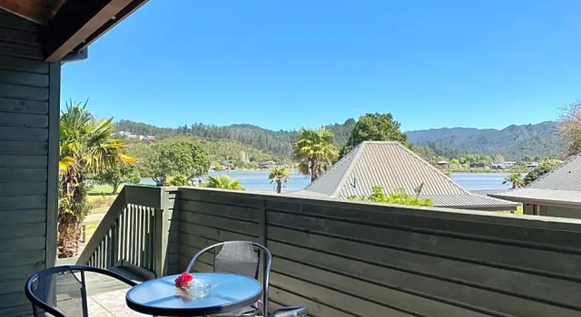 Двухместный люкс с видом на море Pacific Harbour Villas