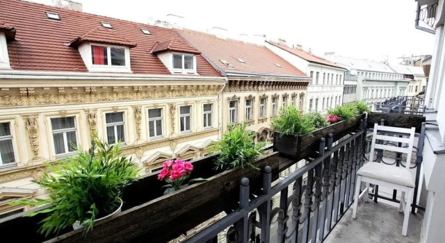 Large Wenceslas Square Apartment for 10 guests, Забронировать Апартаменты/квартира Апартаменты Праги, рядом с Mozart Dinner Prague, Апартаменты/квартира