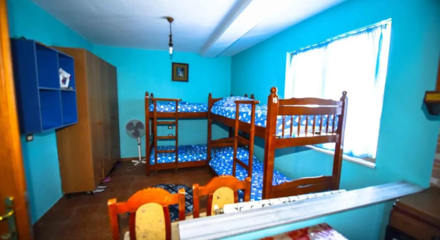 Seng i sovesal Pemaj Hostel