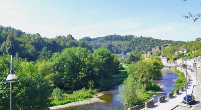Spacious Holiday Home in La Roche-en-ardenne With Sauna, Забронировать Отель Отели в центре Ла-Рош-ан-Ардена, в центре