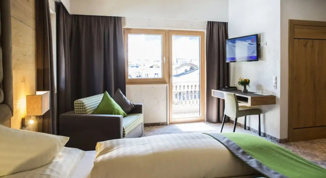 Двухместный номер Comfort с балконом и с видом на сад Bruggers Genießerhotel Lanersbacherhof