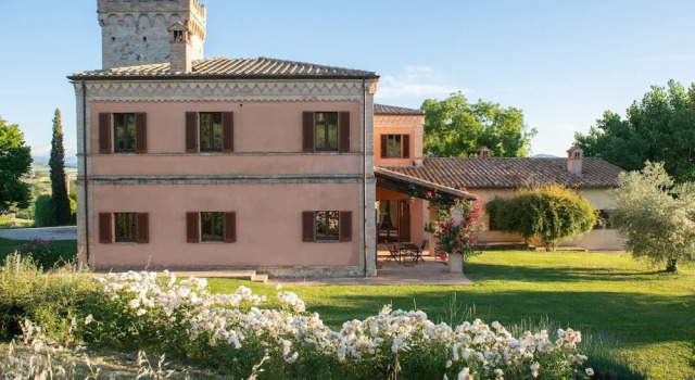 Fonte Sala, Buchen Sie Hotel Montefalco Umbrien