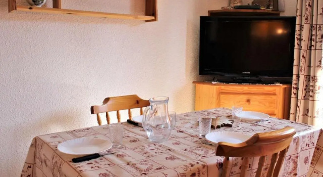 Appartement Risoul, 2 pièces, 4 personnes - FR-1-330-556