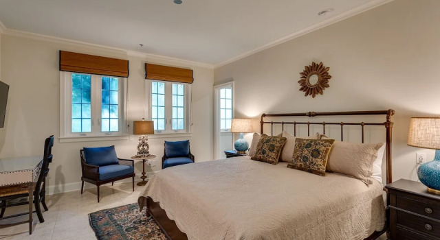 Номер Executive Azaleana Manor
